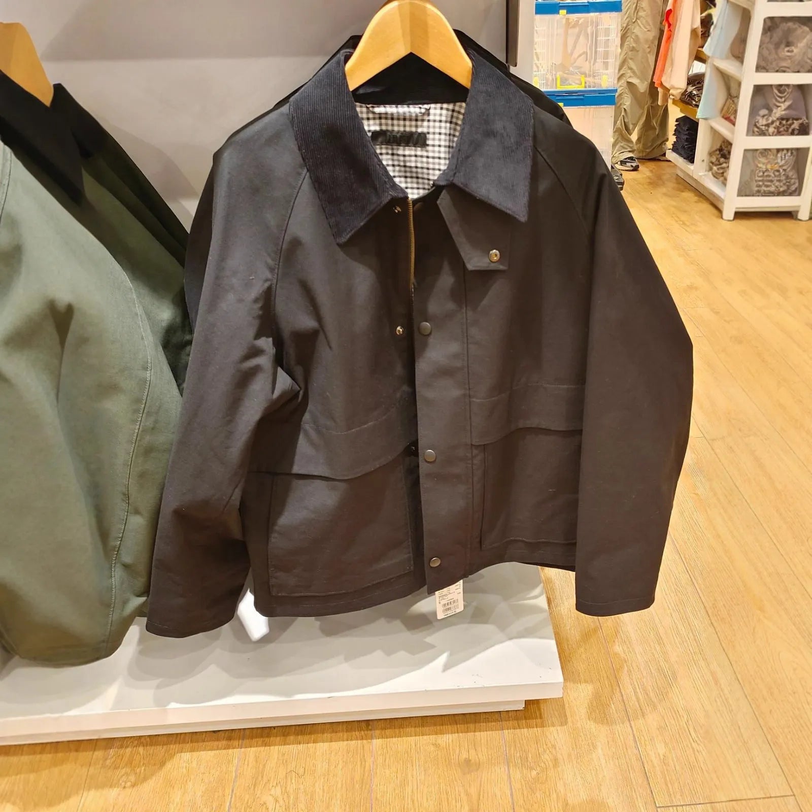 Japanese men's casual short jacket in loose fit, available in multiple colours with bag-cover slit pockets