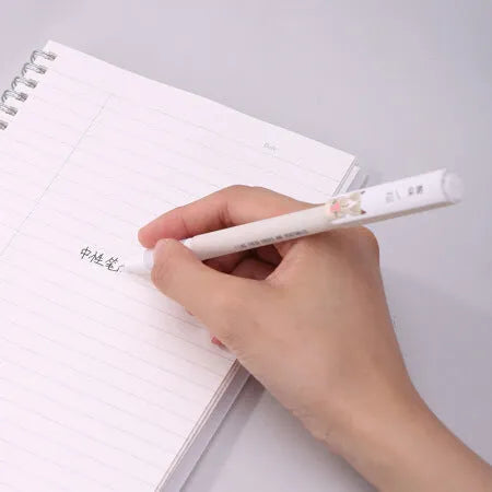 Black gel pen with full needle tube, plastic shell, 14.1x1.1 cm pen body, non-erasable ink, shown as office stationery pen.