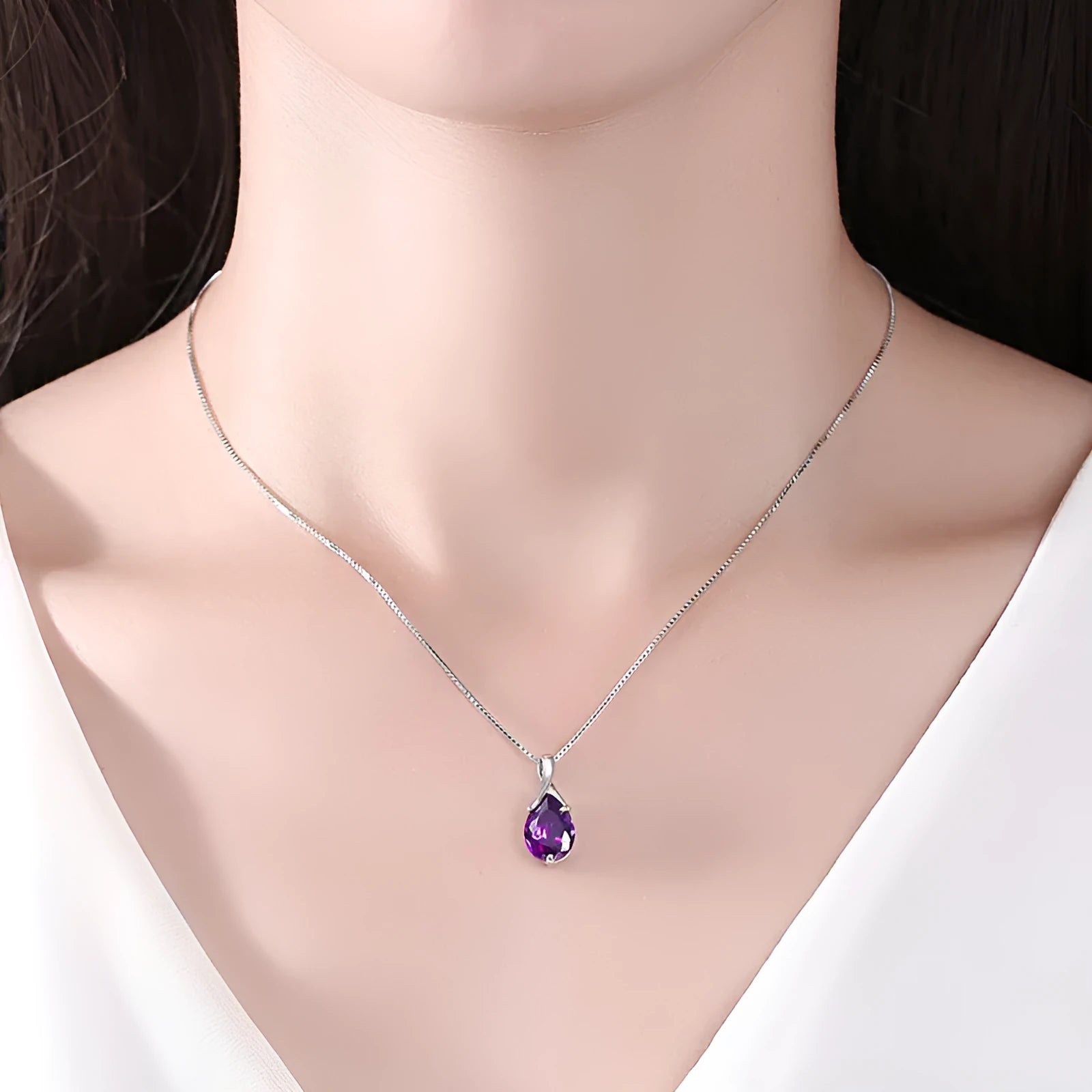 Sterling silver S925 pendant with vintage amethyst-coloured stone and simulated diamond accents, single design without chain