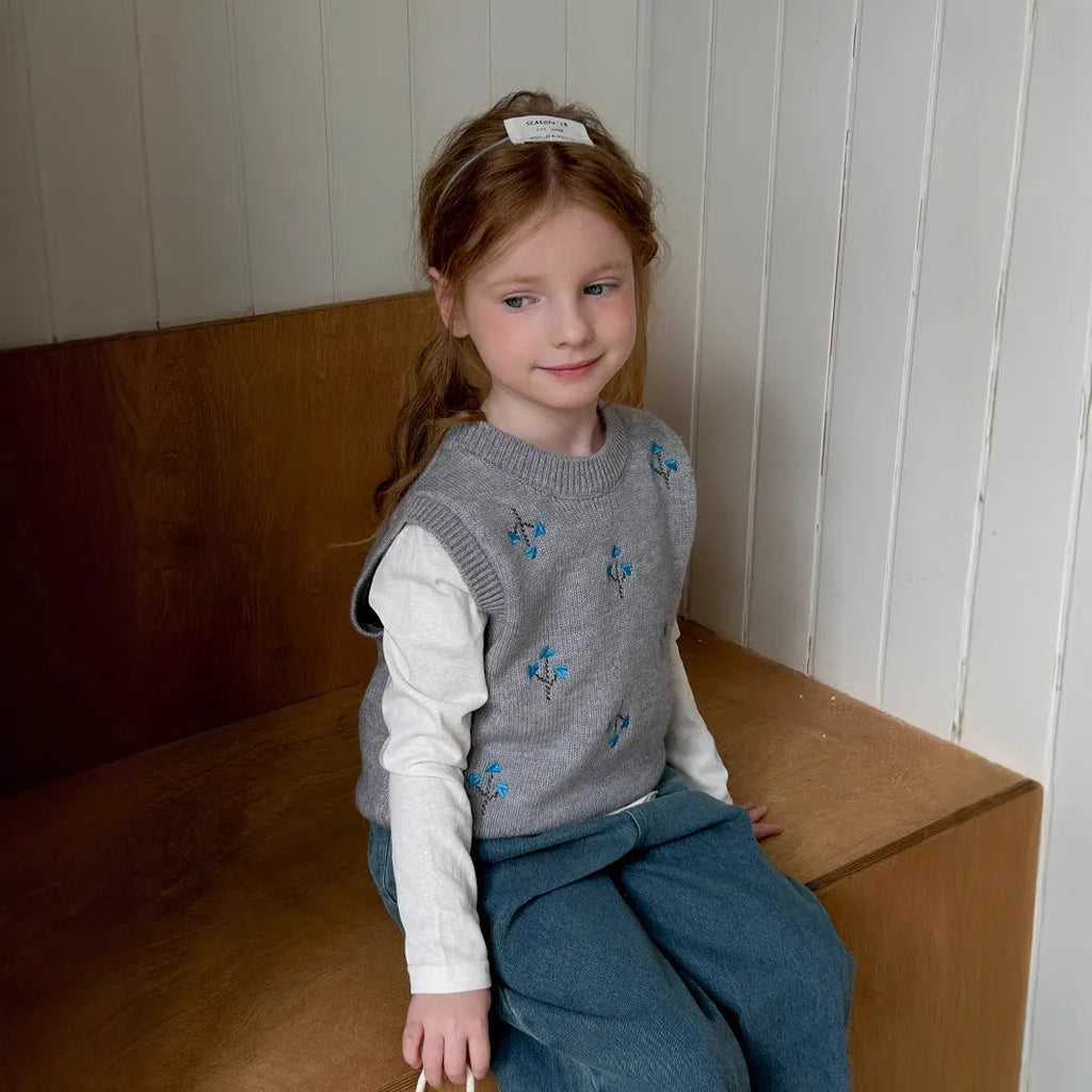 Girls' light grey knitted cotton vest with embroidery, sleeveless pullover, sizes 90cm to 150cm