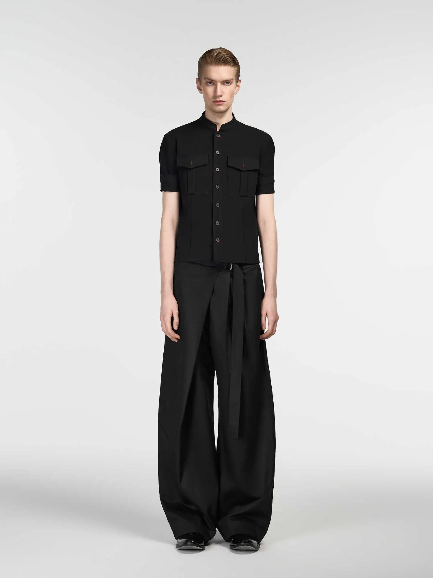 Black straight-leg trousers with adjustable waist and single pleat front in Tencel cotton fabric