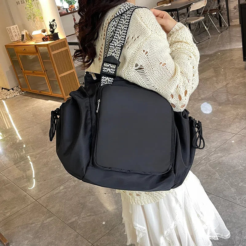 Nylon fabric mommy bag large capacity portable single shoulder tote for travel in black