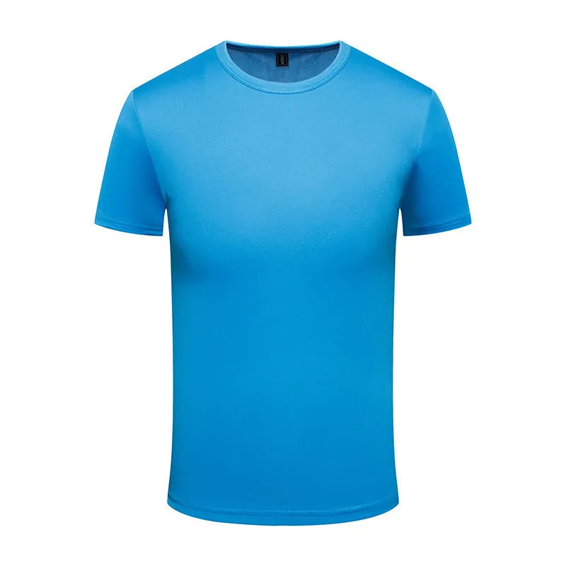 Man wearing a solid colour Ice Silk quick-dry T-shirt in a straight cut, short sleeve style.