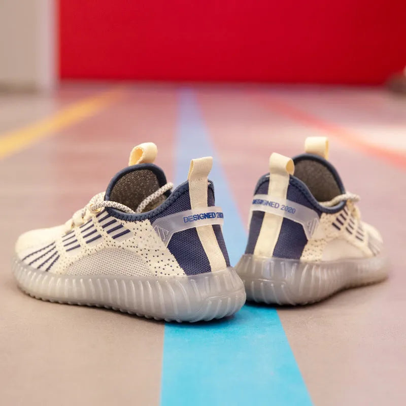 Men's white breathable sports shoes with mesh lining and a platform sole on a neutral background.