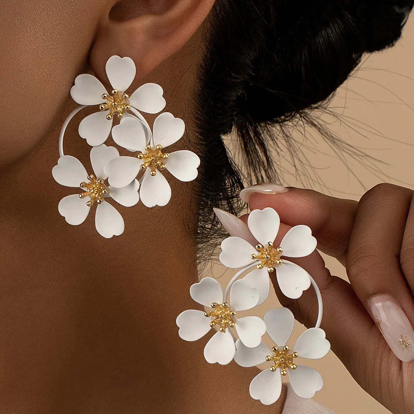 Retro floral earrings for women in black or white with iron construction and baking varnish finish