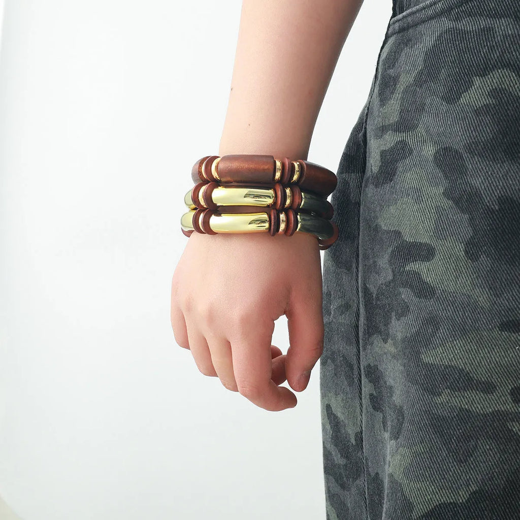 Women's multi-layer wooden necklace and bracelet set in alloy with European exaggerated style