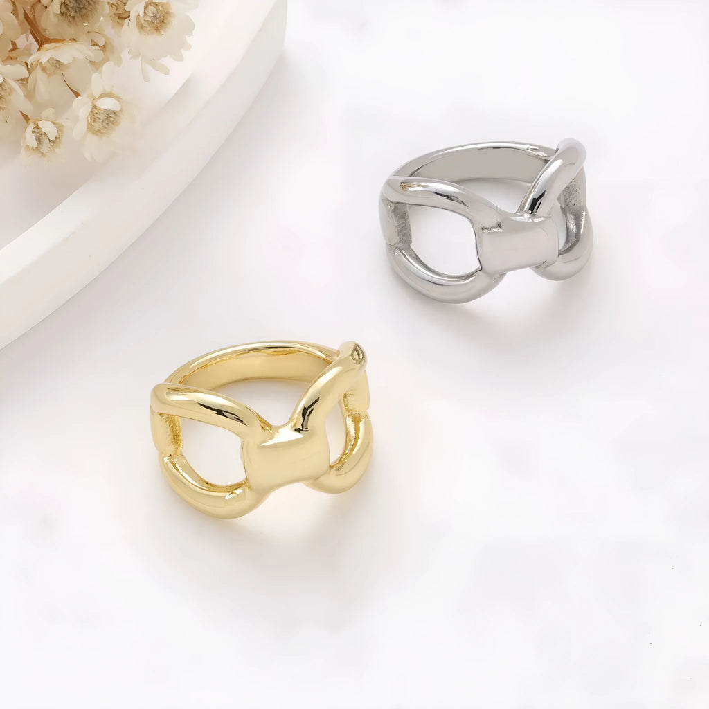 Women's titanium steel ring with butterfly hollow design and bow shape in gold colour