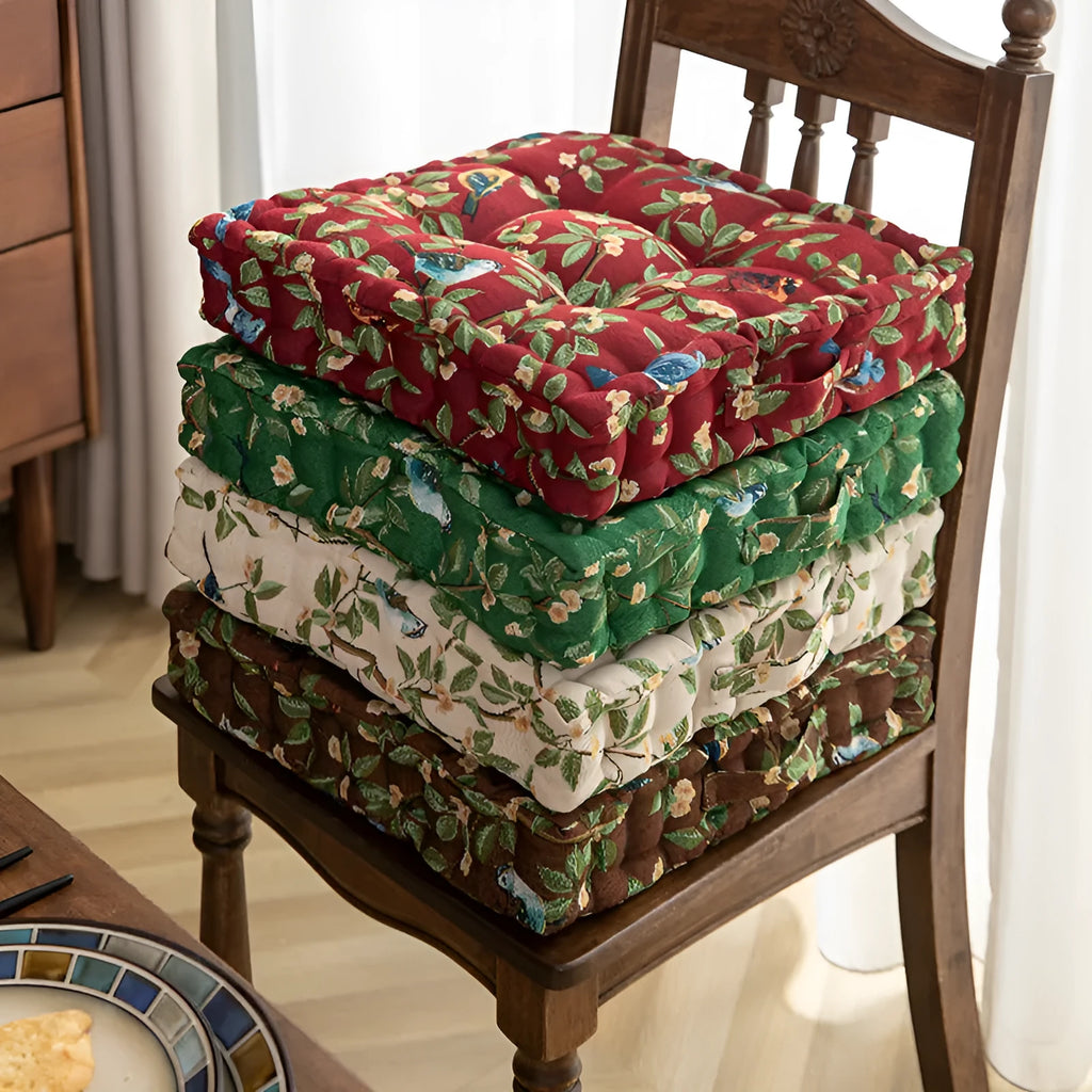 American-style dining chair seat cushion with floral pattern, dimensions 40x40x8cm.