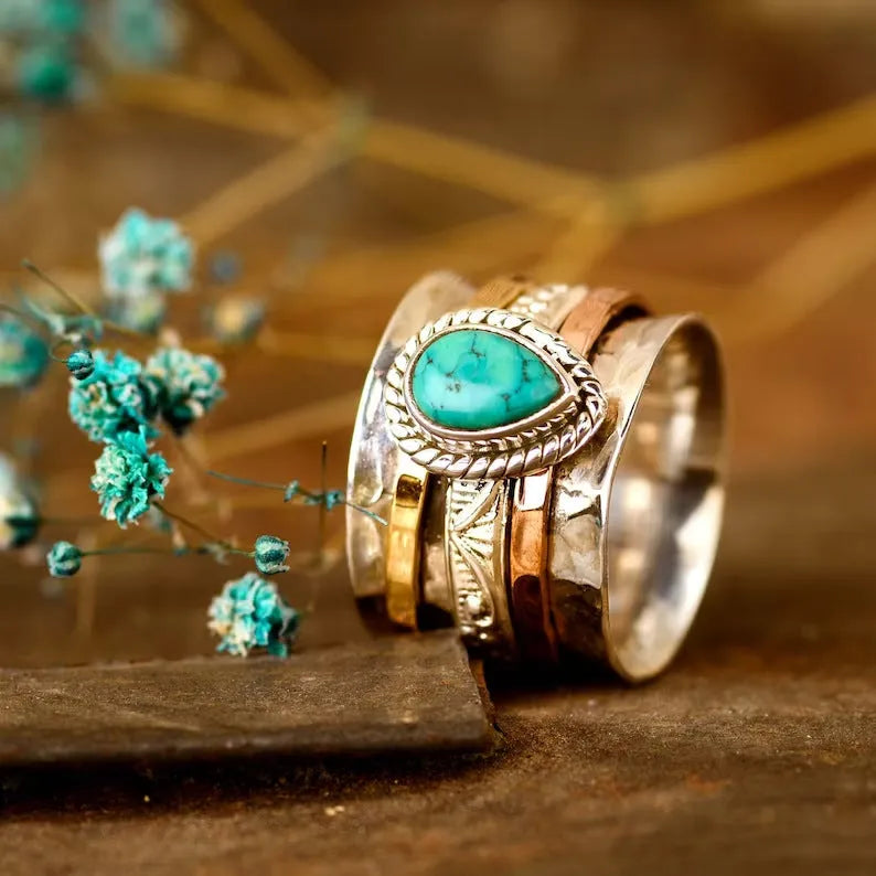 Retro style pine green electroplated alloy ring for women showing three-colour pattern