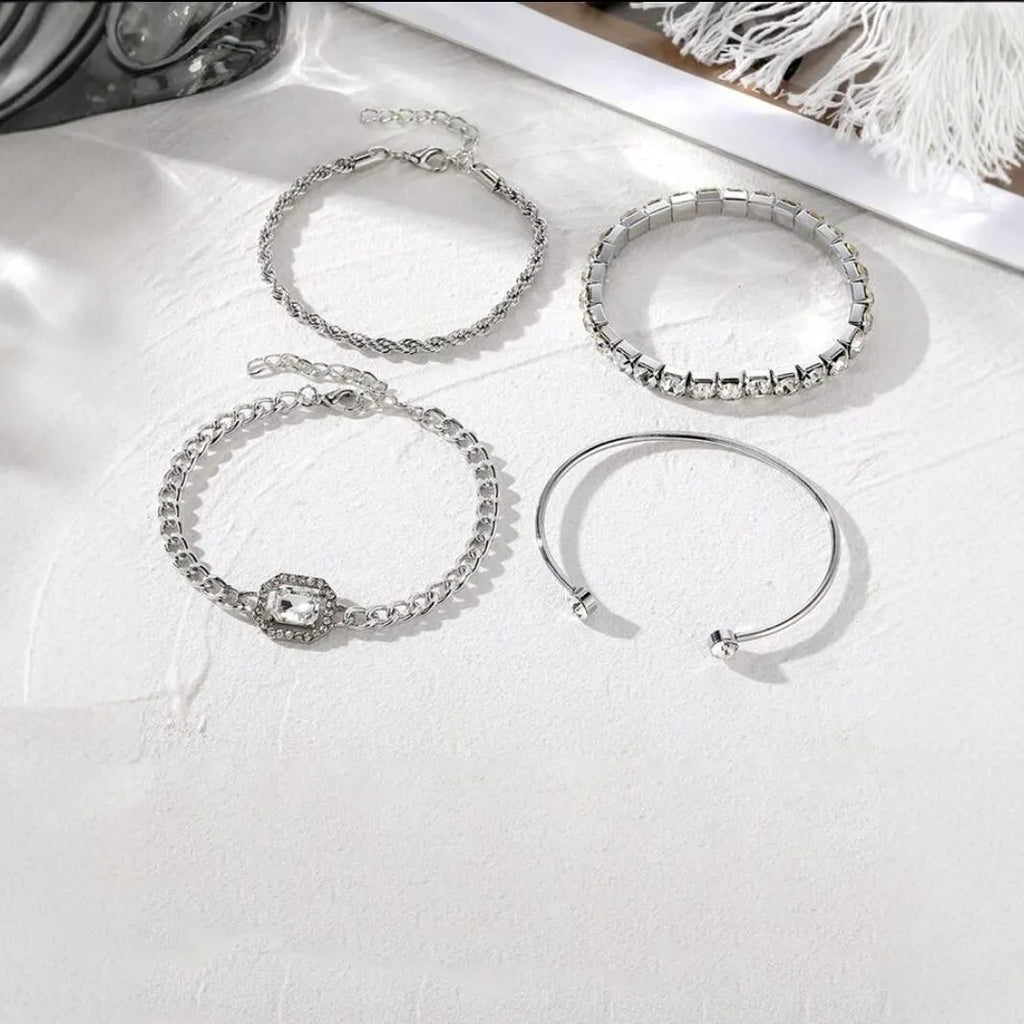 Women's geometric retro alloy bracelet set in gold or silver colour with four chain jewellery pieces