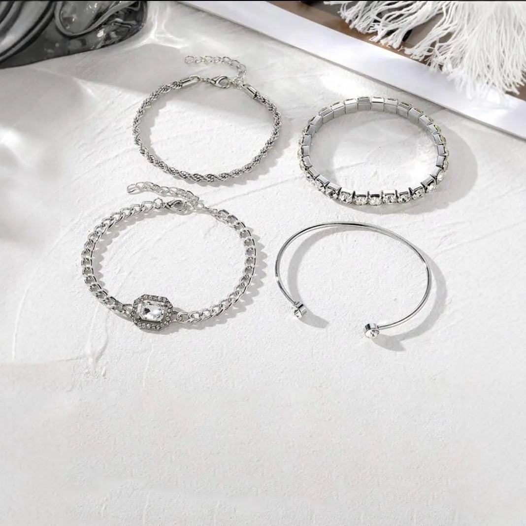 Women's geometric retro alloy bracelet set in gold or silver colour with four chain jewellery pieces