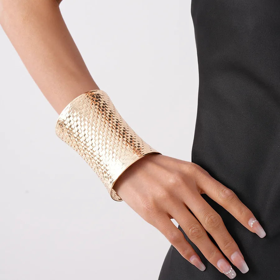 Women's vintage exaggerated metal bracelet in gold or silver colour measuring 6.5cm by 9.7cm
