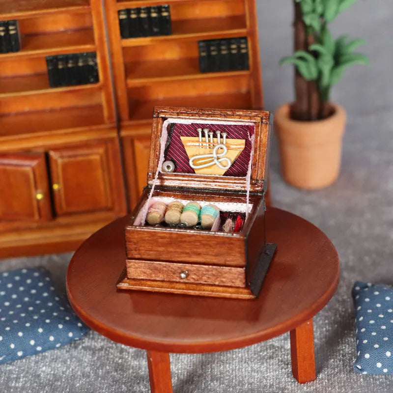 Miniature wooden sewing machine ornament with birch wood construction measuring 2.2cm×3.4cm×2.3cm