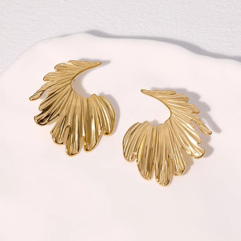 Retro leaf-shaped stainless steel stud earrings in gold or steel electroplated finish