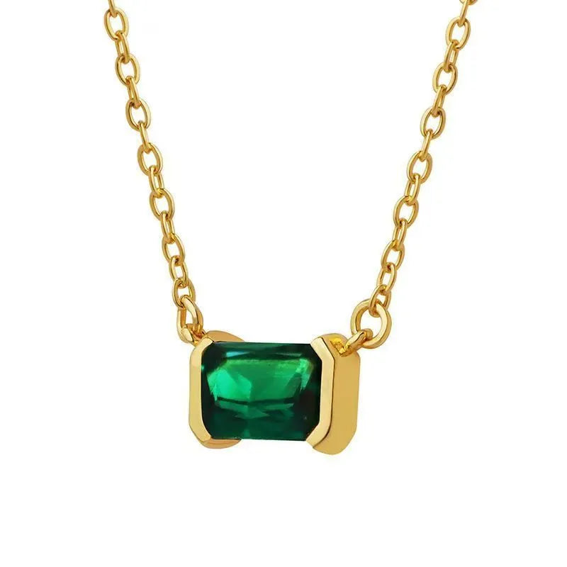 Gold geometric quadrilateral pendant necklace with Lvzuan decoration on adjustable chain