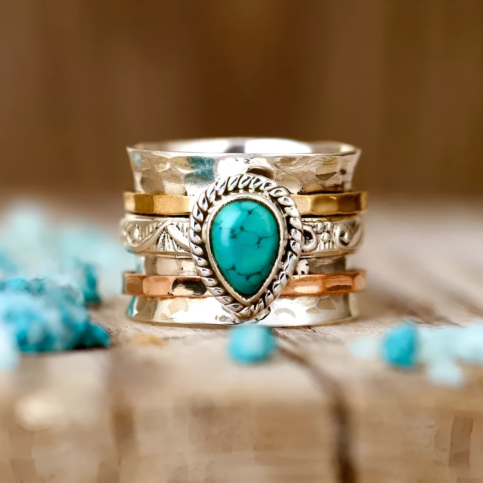 Retro style pine green electroplated alloy ring for women showing three-colour pattern