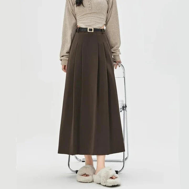 A classic, high-waisted casual skirt in a timeless design, perfect for the modern Kiwi woman's wardrobe.