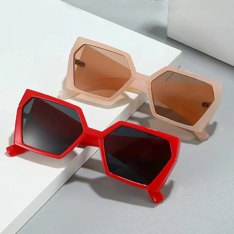 Luxury Vintage Square Sunglasses in Red with Gradient Lenses and Durable Plastic Frame