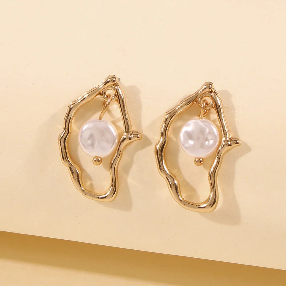 Irregular-shaped pearl earrings with a New Zealand-inspired design, made of alloy and imitation pearls