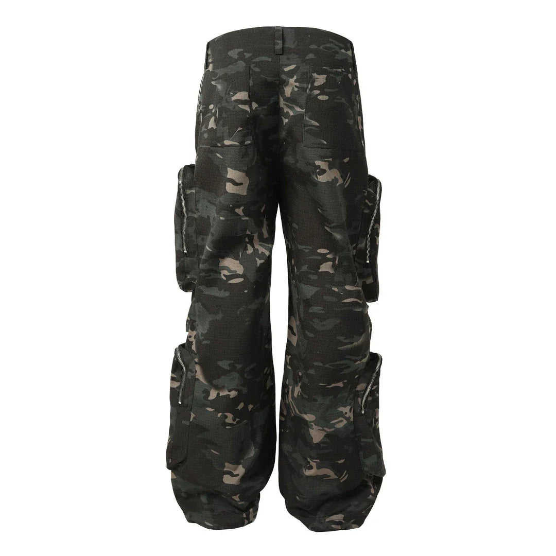 Kiwi-friendly camouflage trousers with multiple pockets for convenient storage and a relaxed wide-leg silhouette for all-day comfort.