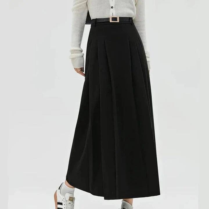 A classic, high-waisted casual skirt in a timeless design, perfect for the modern Kiwi woman's wardrobe.