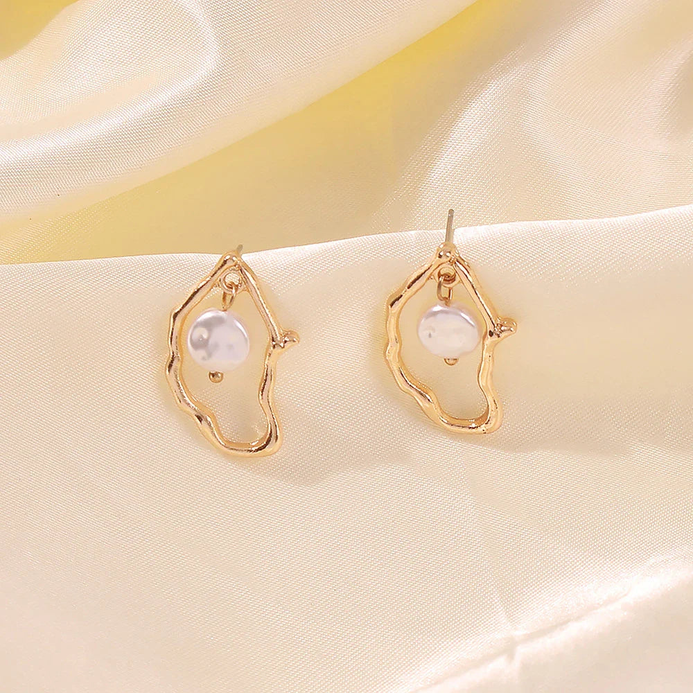 Irregular-shaped pearl earrings with a New Zealand-inspired design, made of alloy and imitation pearls