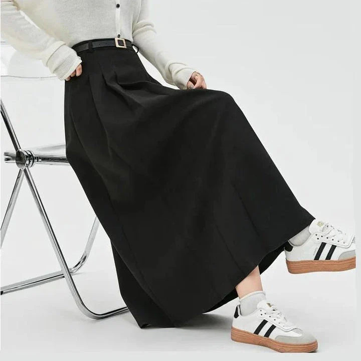 A classic, high-waisted casual skirt in a timeless design, perfect for the modern Kiwi woman's wardrobe.