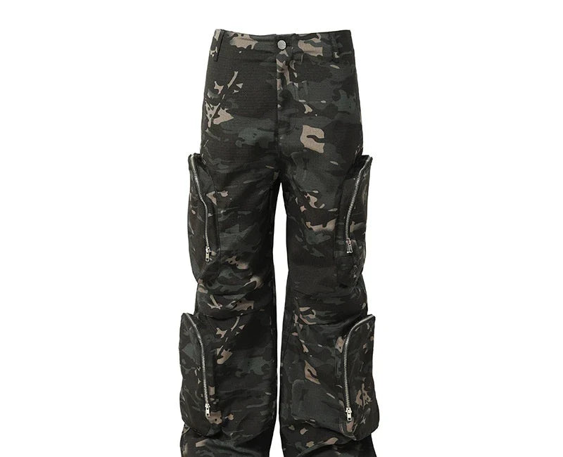 Kiwi-friendly camouflage trousers with multiple pockets for convenient storage and a relaxed wide-leg silhouette for all-day comfort.