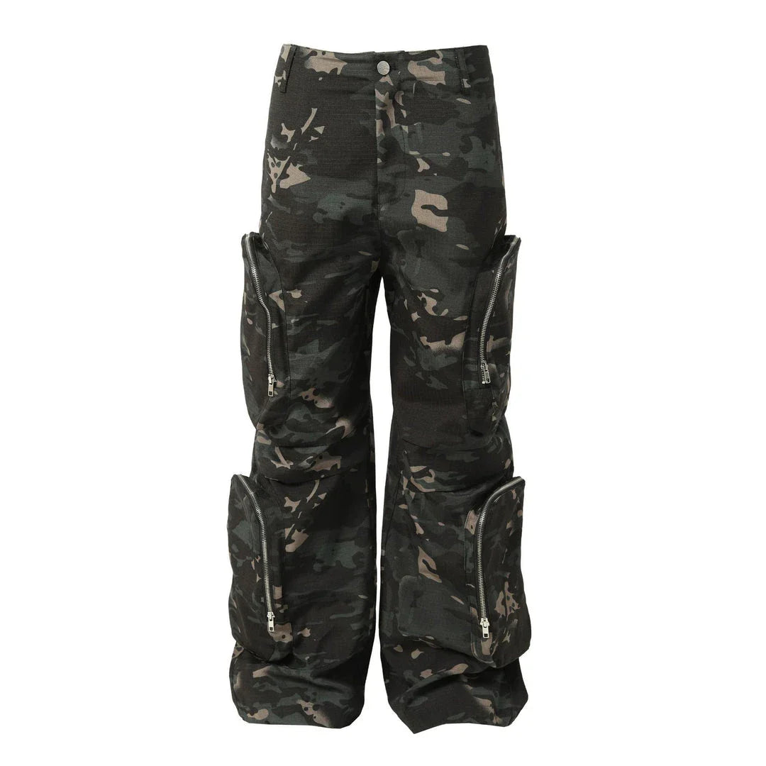 Kiwi-friendly camouflage trousers with multiple pockets for convenient storage and a relaxed wide-leg silhouette for all-day comfort.