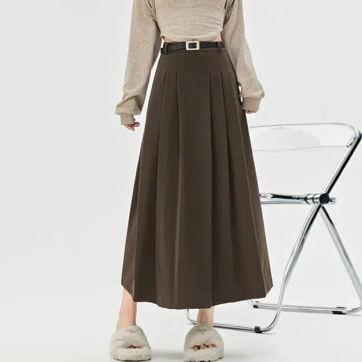 A classic, high-waisted casual skirt in a timeless design, perfect for the modern Kiwi woman's wardrobe.