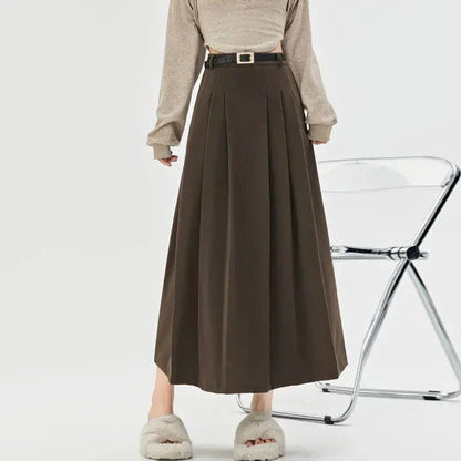 A classic, high-waisted casual skirt in a timeless design, perfect for the modern Kiwi woman's wardrobe.