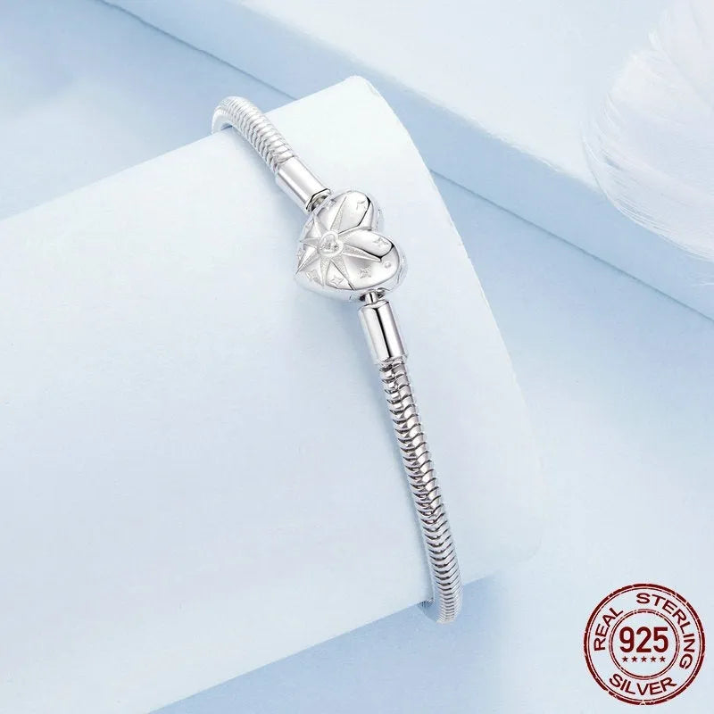 Mang Heart S925 sterling silver snake bone bracelet on white background