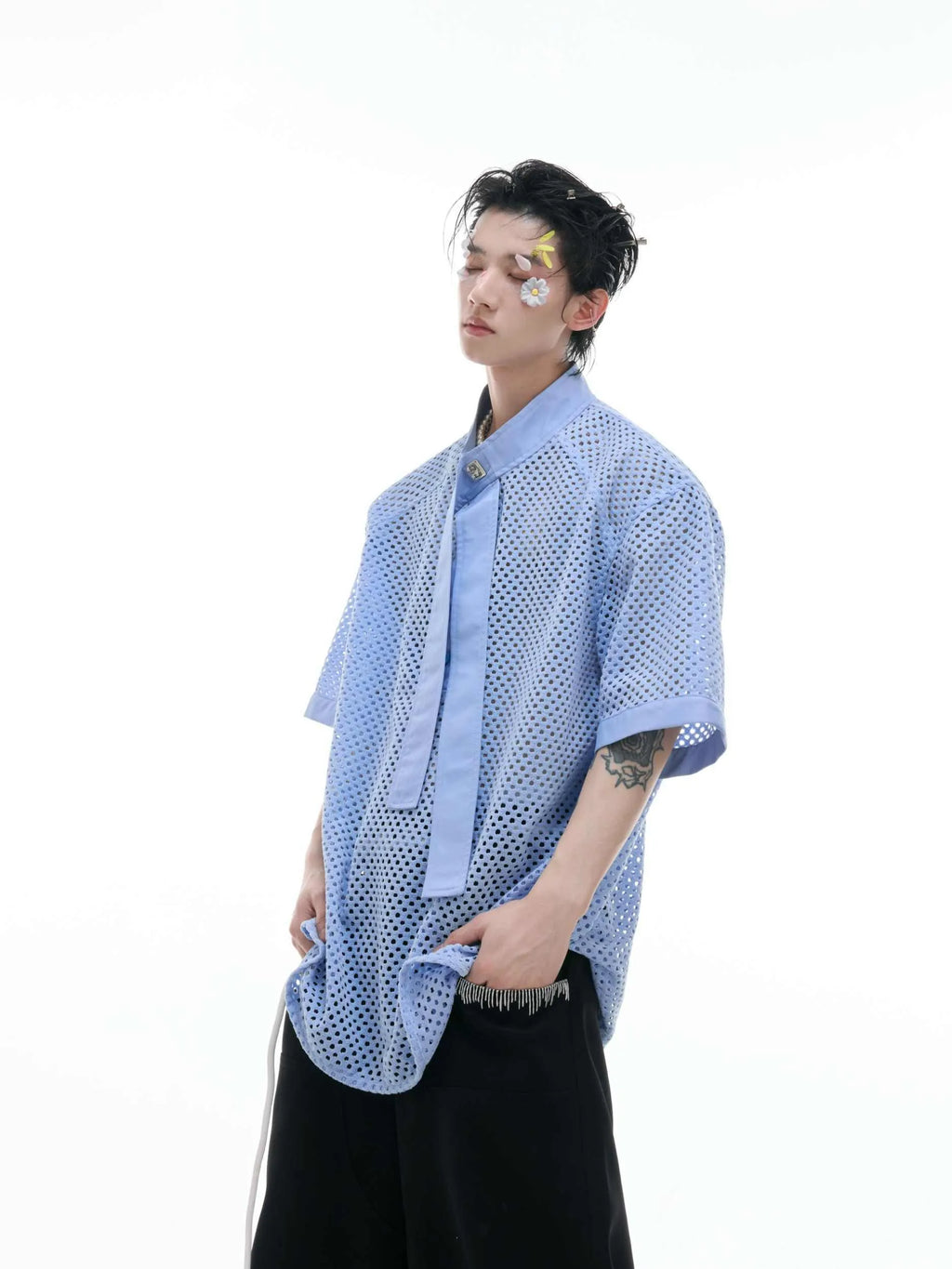 Men's short sleeve T-shirt with tie stitching and metal tassel, loose fit, available in black, white, and blue.