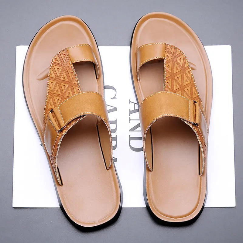 Men's casual beach slippers in light brown with cowhide upper and rubber sole