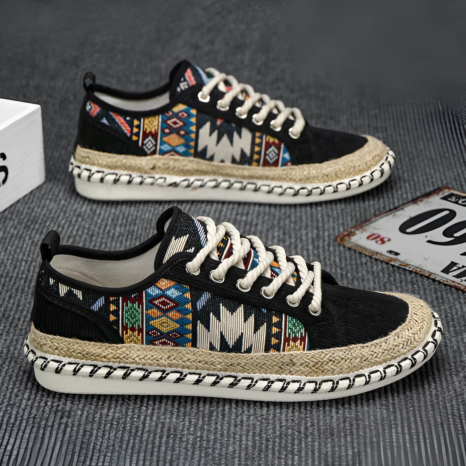 Men's casual summer shoes in breathable cloth with round toe, black and beige colour options