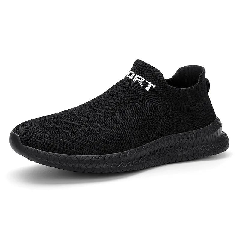 Men's breathable flyknit running shoes in casual design with flat heel