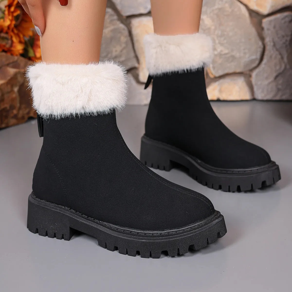 Women's square heel winter snow boots with cotton lining in black and khaki, non-slip sole, sizes 35 to 43