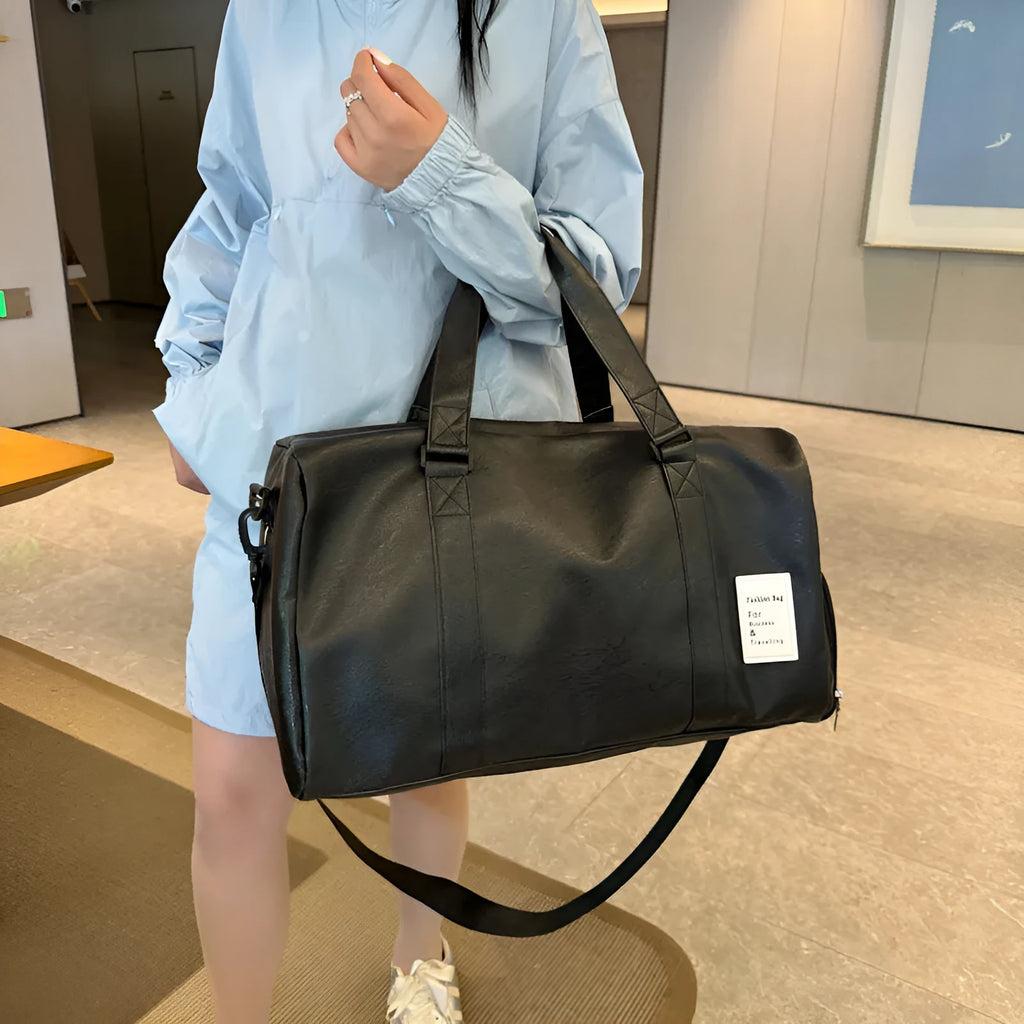 Large and small sized black dry wet separation fitness shoulder messenger bag made of PU