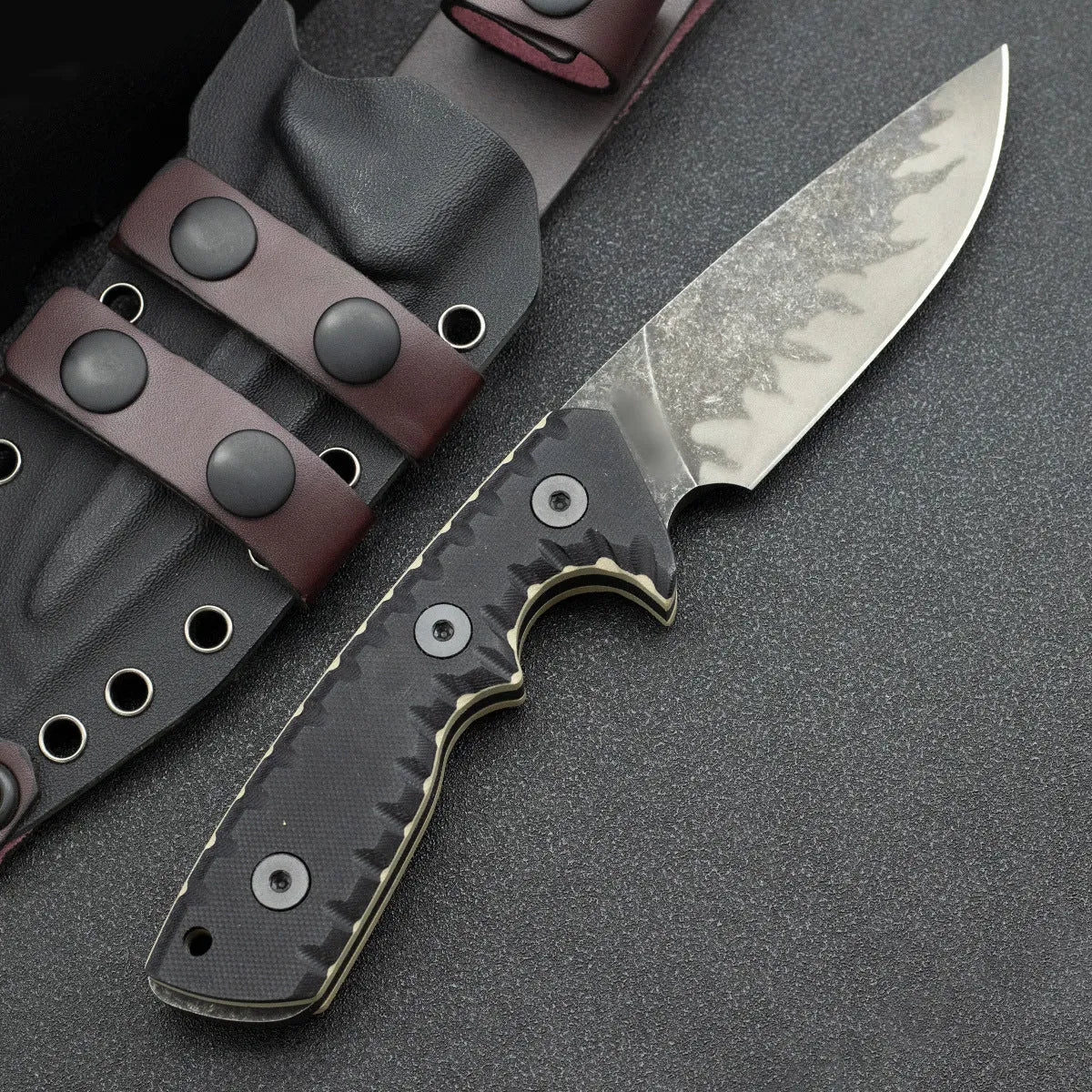Black PR11 portable camping knife with 100mm blade and 88mm handle