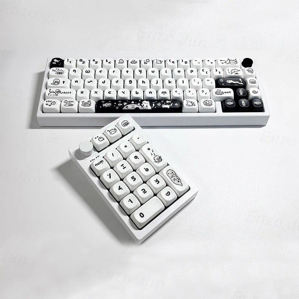 Black and white cat keycap set in MOA height with flat chest profile, made from ABS plastic for mechanical keyboards.