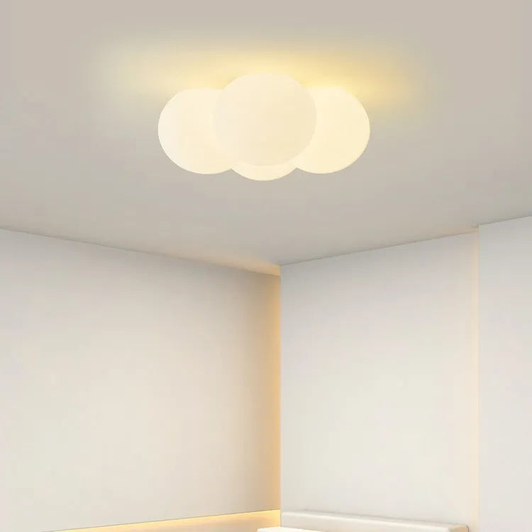 Modern cloud-shaped chandelier with four heads and tricolour lighting for ceiling installation
