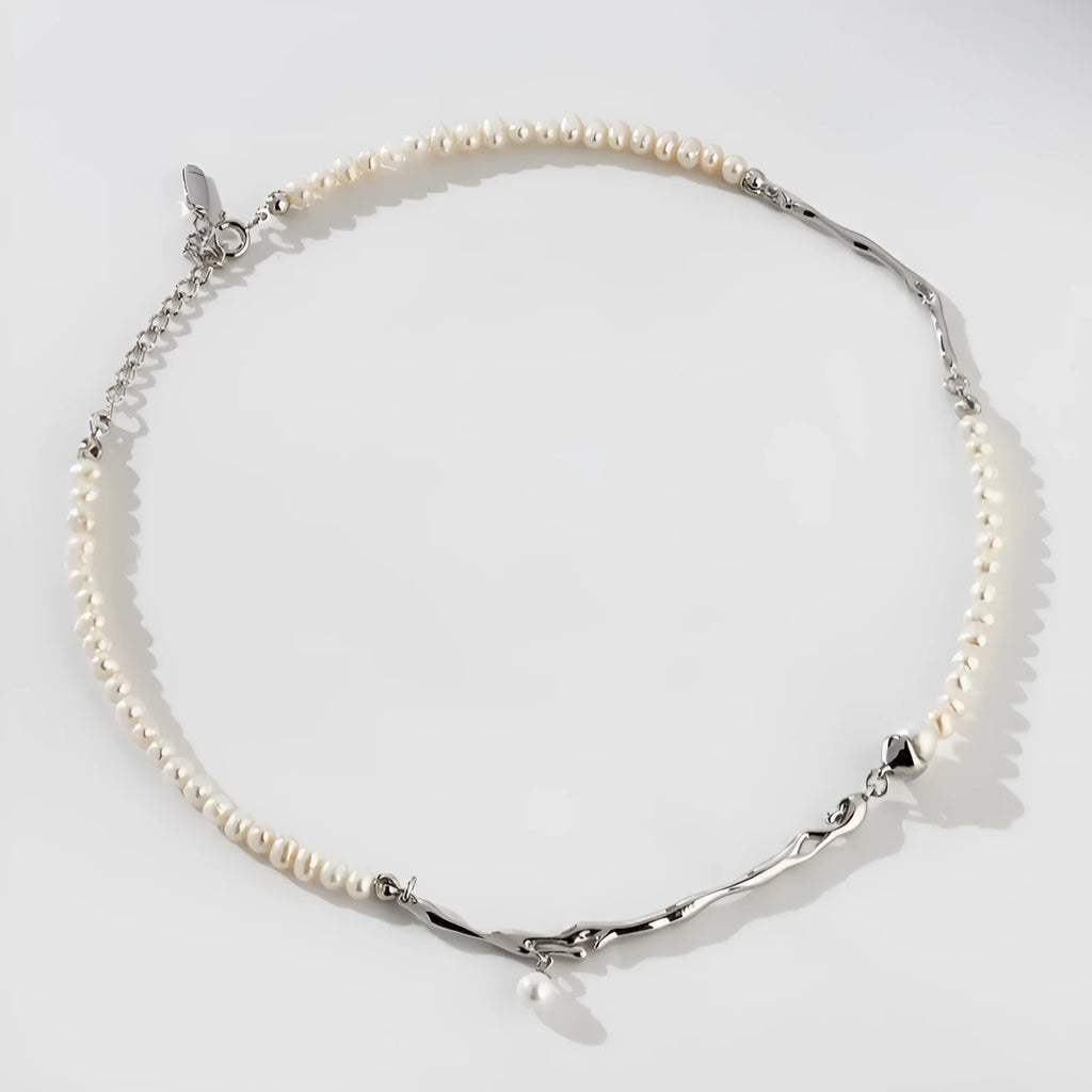 Stitching niche design imitation pearl necklace with copper pendant in electroplated silver, O-ring chain, unisex style