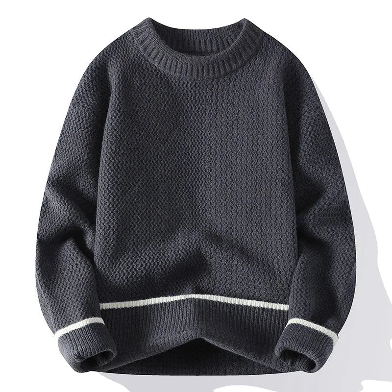 Men's loose fit knitwear pullover sweater in chemical fibre blend with round neck and long sleeves