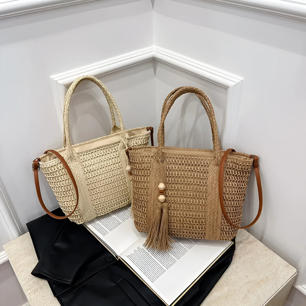 Women's large straw crossbody bag with woven pattern in milky white colour