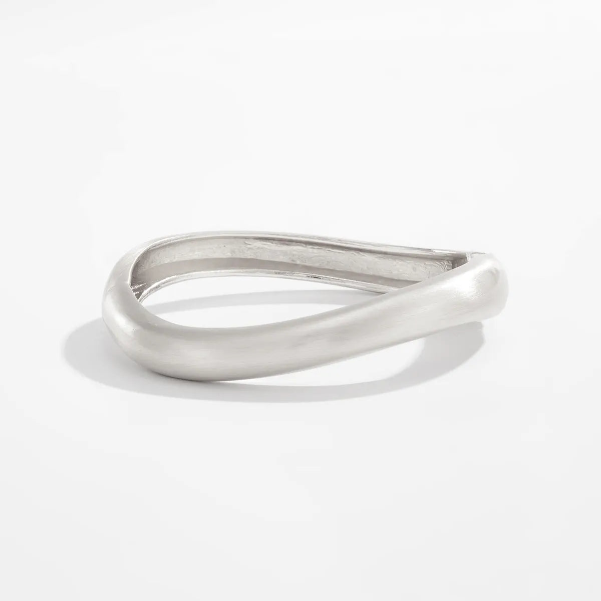 Matte finish alloy bracelet with ellipse design, electroplated ins style, shown in matte gold and matte silver options.