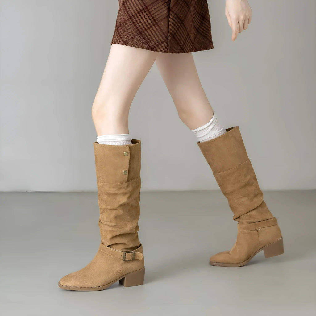 Chunky heel ankle Martin boots with square toe, wrinkled synthetic leather upper, black colour, 3-5cm mid heel.