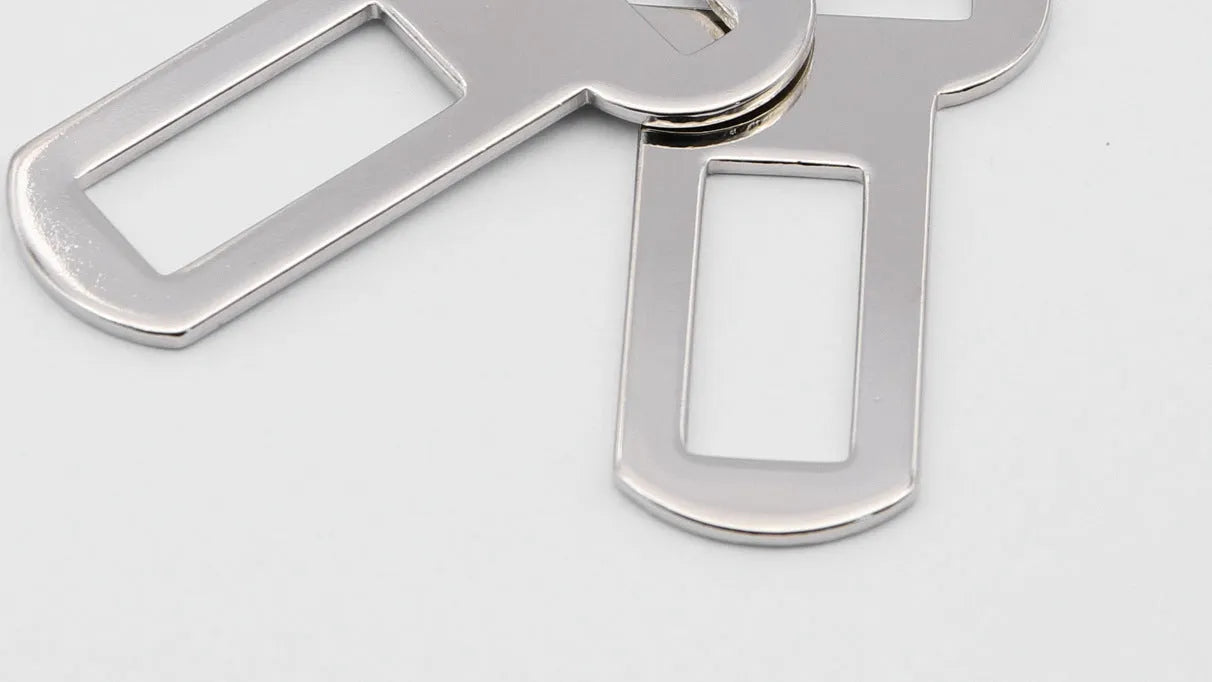 26mm silvery stainless steel quick-release pet safety buckle for leads and harnesses.