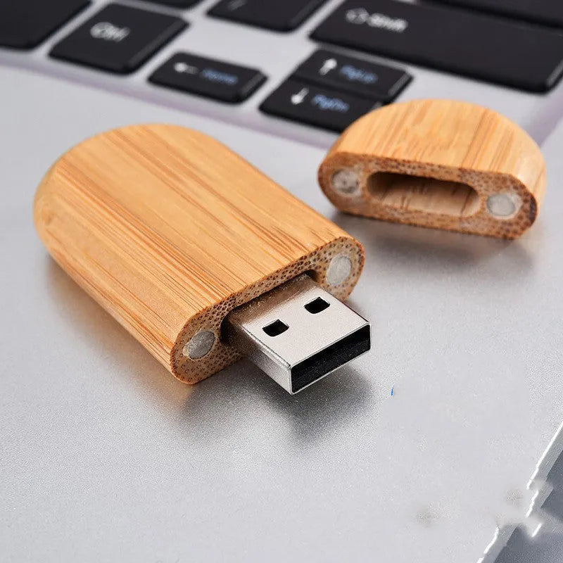Wooden USB drive gift set in maple finish with box, 16GB capacity, USB 2.0