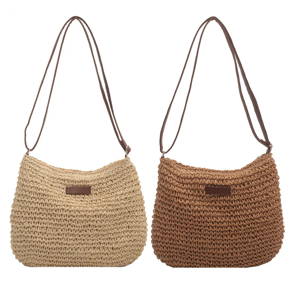 Medium woven straw tote bag with zipper in beige or dark khaki, 29cm wide, 23cm high, 6cm deep.