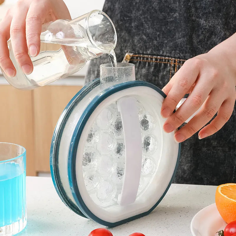 2 In 1 portable plastic ice bottle cold kettle 800ml in blue with handle and ice grid maker
